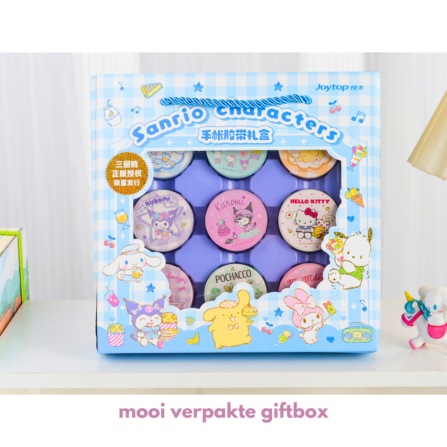 Sanrio - Washi Tape Cadeauset (Blauw)– 9 Rollen – Youth Academy - Hello Kitty, Kuromi, My Melody, Cinnamoroll, Pompompurin, Pochacco, Little Twin Stars, Officiële Gelicenseerde Set – Perfect voor Journaling & Knutselen
