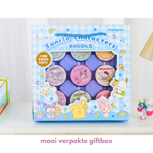 Sanrio - Washi Tape Cadeauset (Blauw)– 9 Rollen – Youth Academy - Hello Kitty, Kuromi, My Melody, Cinnamoroll, Pompompurin, Pochacco, Little Twin Stars, Officiële Gelicenseerde Set – Perfect voor Journaling & Knutselen
